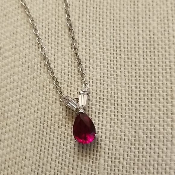 Vintage Jewelry - Must Bundle ❤ Vtg Dainty Faux Ruby Necklace